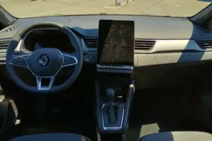 Photo 8 Renault Captur  E-Tech full hybrid 145 ch