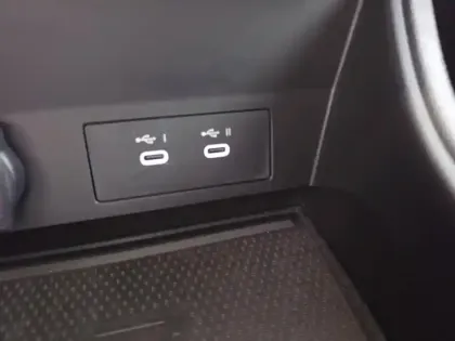 Photo 39 Renault Captur  E-Tech full hybrid 145 ch