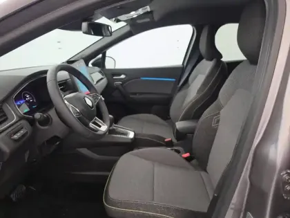 Photo 17 Renault Captur  E-Tech full hybrid 145 ch