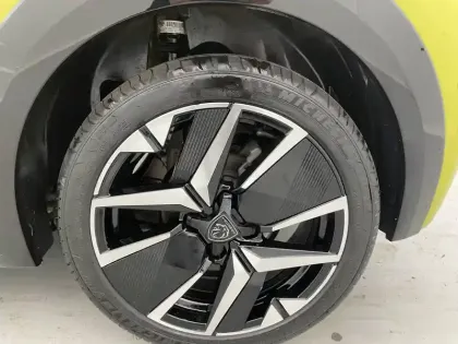 Photo 15 Peugeot 208  PureTech 100 S&S BVM6