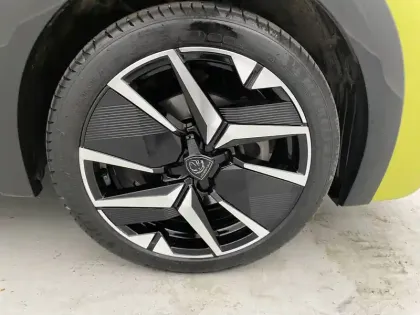 Photo 16 Peugeot 208  PureTech 100 S&S BVM6