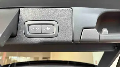 Photo 8 Volvo Xc60  T6 AWD Hybride rechargeable 253 ch+145 ch Geartronic 8