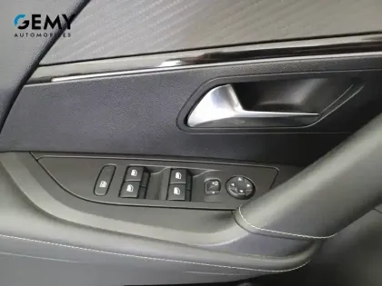Photo 48 Peugeot 2008  Moteur électrique 136 ch