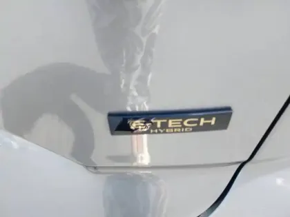 Photo 12 Renault Austral  E-Tech hybrid 200