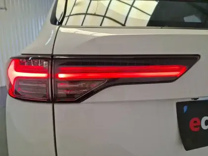 Photo 29 Mitsubishi Outlander  2.4 MIVEC PHEV 306 4WD