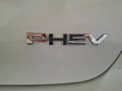 Photo 34 Mitsubishi Outlander  2.4 MIVEC PHEV 306 4WD