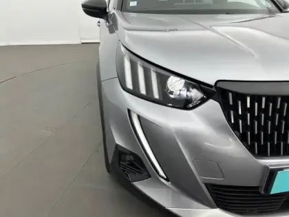 Photo 15 Peugeot 2008  PureTech 130 S&S EAT8