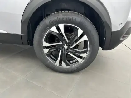 Photo 12 Peugeot 2008  PureTech 130 S&S EAT8