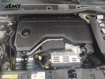 Photo 11 Peugeot 2008  Hybrid 136 e-DCS6