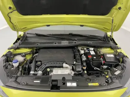 Photo 20 Peugeot 208  PureTech 100 S&S BVM6
