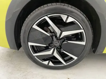 Photo 16 Peugeot 208  PureTech 100 S&S BVM6