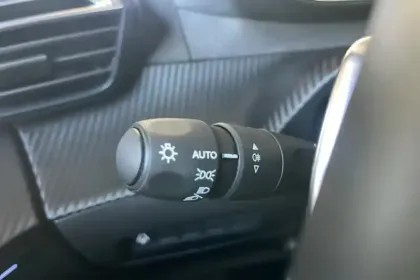 Photo 25 Peugeot 208  Hybrid 110 e-DCS6