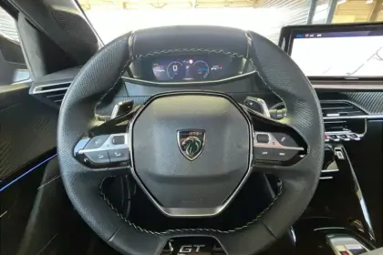 Photo 16 Peugeot 208  Hybrid 110 e-DCS6