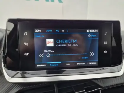 Photo 31 Peugeot 2008  PureTech 130 S&S BVM6