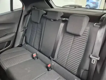 Photo 24 Peugeot 2008  PureTech 130 S&S BVM6