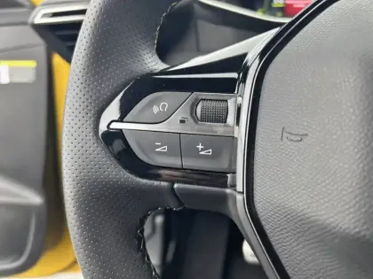 Photo 14 Peugeot 208  PureTech 100 S&S BVM6