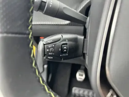 Photo 19 Peugeot 208  PureTech 100 S&S BVM6