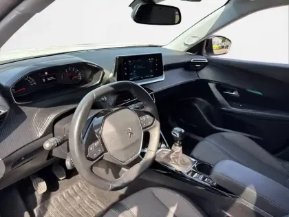 Photo 7 Peugeot 2008  PureTech 100 S&S BVM6