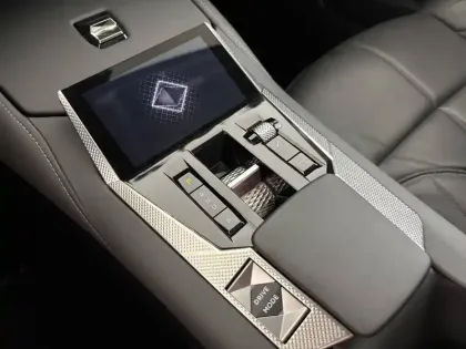 Photo 21 DS DS 4  Hybride E-Tense 225 EAT8
