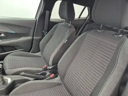 Photo 23 Peugeot 2008  PureTech 100 S&S BVM6