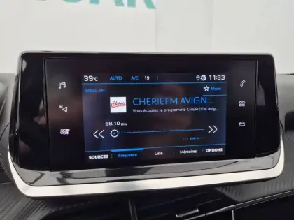 Photo 31 Peugeot 2008  PureTech 100 S&S BVM6