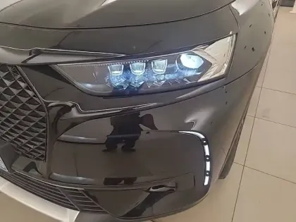 Photo 42 DS DS 7 DS7 Crossback Hybride E-Tense 300 EAT8 4x4