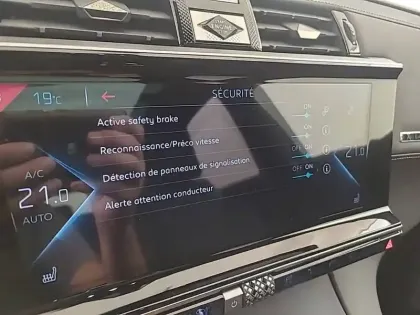 Photo 46 DS DS 7 DS7 Crossback Hybride E-Tense 300 EAT8 4x4