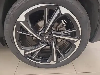 Photo 39 DS DS 7 DS7 Crossback Hybride E-Tense 300 EAT8 4x4
