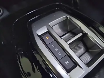 Photo 36 Peugeot 2008  BlueHDi 130 S&S EAT8