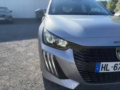 Photo 15 Peugeot 208  Hybrid 110 ch e-DCS6