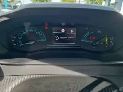 Photo 9 Peugeot 2008  Hybrid 110 e-DCS6