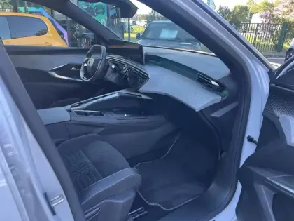 Photo 15 Peugeot 3008  Hybrid 136 e-DCS6
