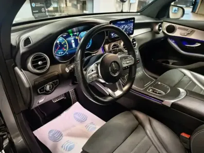 Photo 15 Mercedes GLC  300de 4MATIC SUV AMG Line