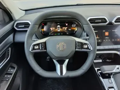 Photo 17 Mg ZS Nouveau 1.5 L Hybrid+ 197 ch Luxury