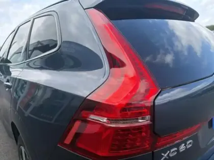 Photo 7 Volvo Xc60  T6 Hybride Rechargeable 253 + 145ch Ultra Style Dark Geartronic 8 AWD
