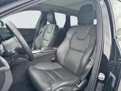 Photo 8 Volvo Xc60  T6 Hybride Rechargeable 253 + 145ch Plus Style Dark Geartronic 8 AWD