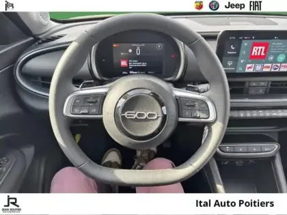 Photo 7 Fiat 600    DCT6 Pop T-Gen 3 1.2 Hybrid Turbo 11