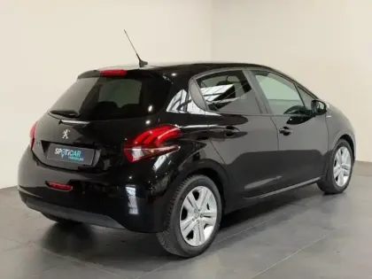 Photo 5 Peugeot 208  1.2  82 Style 5 portes GPS Radar Carplay