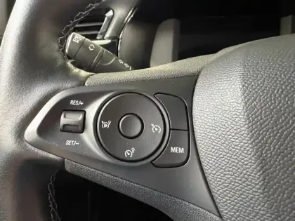 Photo 14 Opel Corsa  -e 136 Elegance / Carplay / Caméra