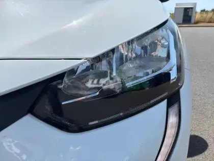 Photo 15 Peugeot 208  PureTech 100 S&S EAT8