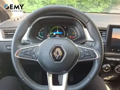 Photo 13 Renault Captur  E-Tech full hybrid 145