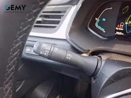 Photo 16 Renault Captur  E-Tech full hybrid 145