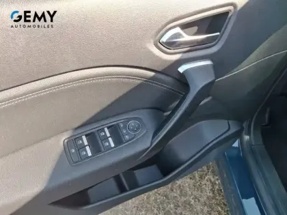Photo 11 Renault Captur  E-Tech full hybrid 145