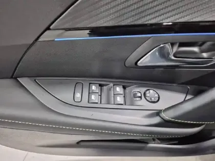 Photo 14 Peugeot 208  Electrique 156ch 54 kWh