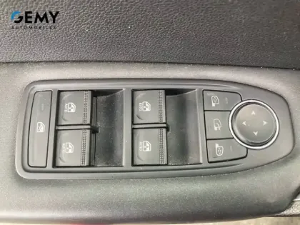 Photo 11 Renault Captur  TCe 90 - 21
