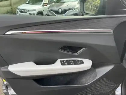 Photo 10 Renault Scenic 220 ch grande autonomie Techno Iconic 5p