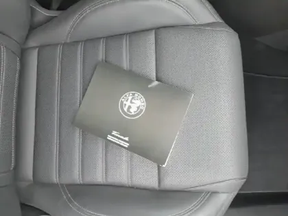Photo 15 Alfa Romeo Tonale  1.3 Hybride Rechargeable PHEV 280ch AT6 Q4 Edizione Speciale