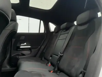 Photo 19 Mercedes GLA 250 e Hybrid EQ 