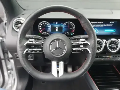 Photo 11 Mercedes GLA 250 e Hybrid EQ 
