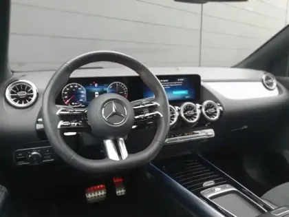 Photo 17 Mercedes GLA 250 e Hybrid EQ 